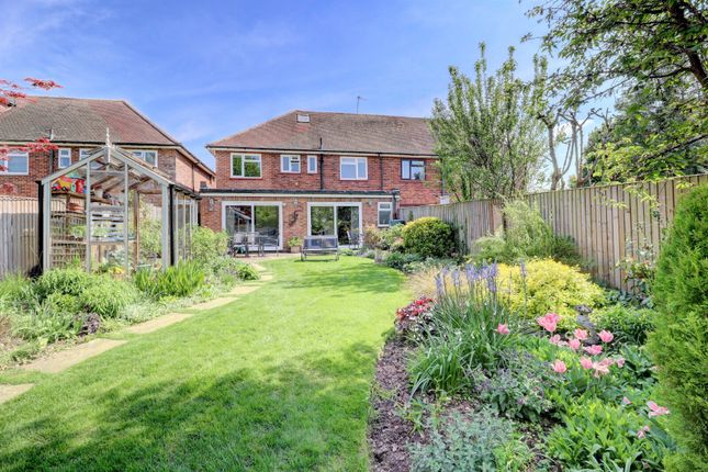 Ashley Drive, High Wycombe HP10 4 bed semi