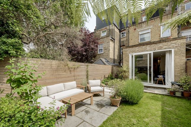Shepherd's Bush W12 W12 2 bed flat for sale