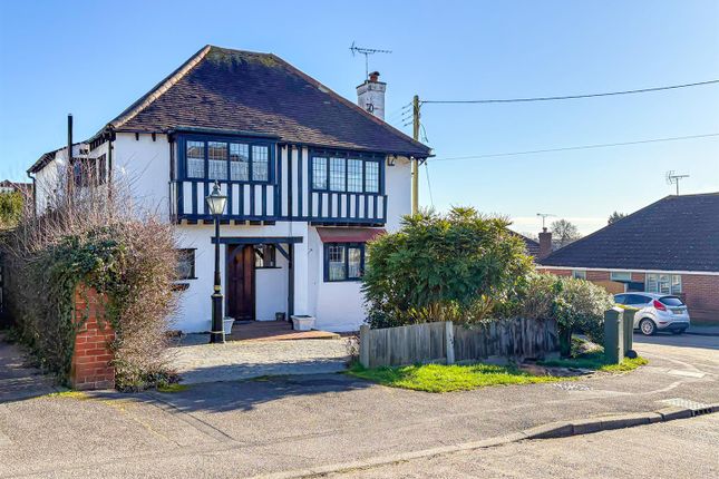 Hawkwell Chase, Hockley SS5 3 bed detached house for sale