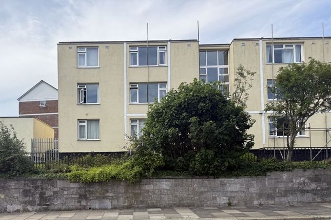 St. Nazaire Close, Plymouth 2 bed apartment for sale
