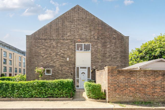 Clarence Crescent, Clapham, London, SW4 4 bed end of terrace house for sale