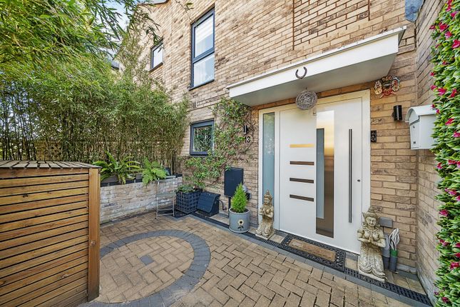 Newman Avenue, Harrow, Middlesex 2 bed terraced house for sale