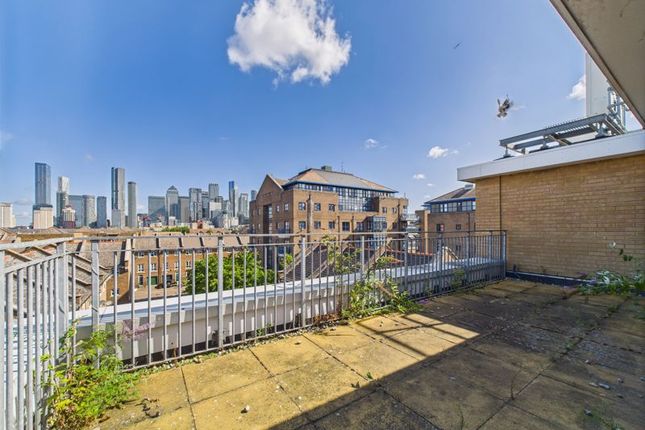 Sherwood Gardens, London 2 bed apartment for sale