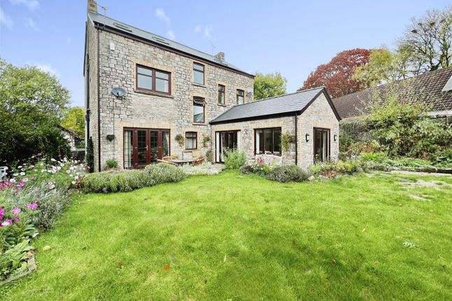 6 bedroom detached house for sale