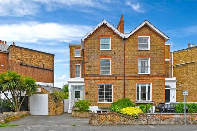 Trinity Place, Windsor, Berkshire, SL4 5 bed semi