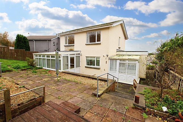 Heol Y Wern, North Park Estate, Cardigan 3 bed detached house for sale