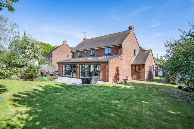 Old London Road, Milton Common, OX9 4 bed detached house for sale