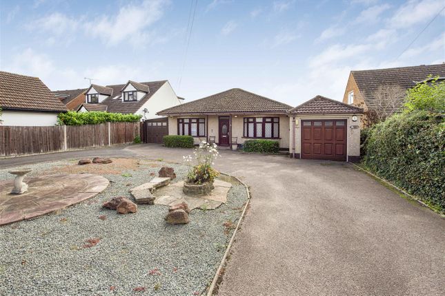West Riding, Bricket Wood, St. Albans 2 bed detached bungalow for sale