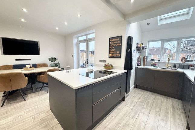Ringlow Park Road, Manchester M27 3 bed detached house for sale