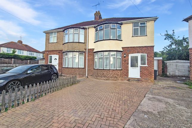 Warden Hill Gardens, Luton... 3 bed semi