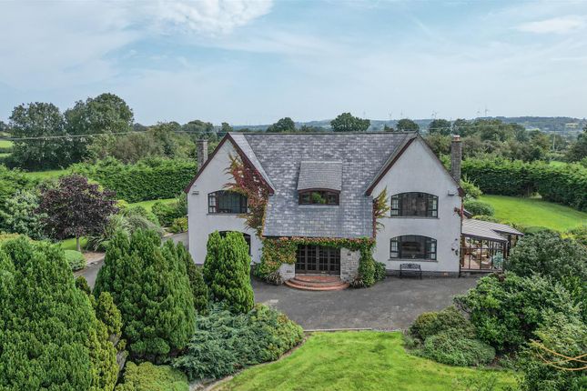 5 bed detached house