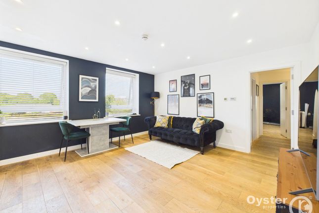The Broadway, Buckingham House West... 2 bed apartment for sale