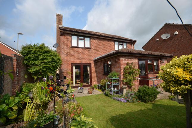 Prospect Close, Gillingham 3 bed detached house for sale