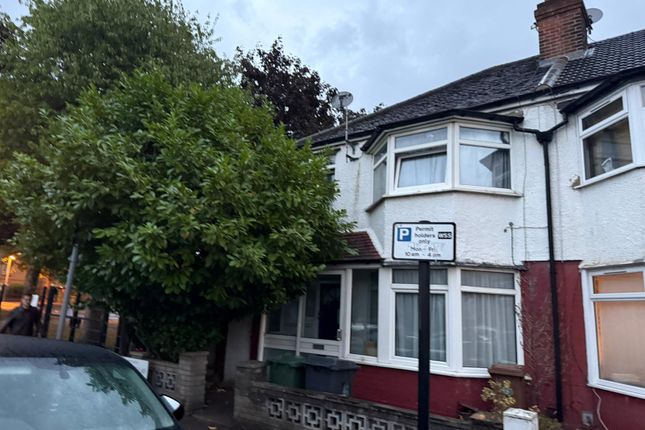 3 bed end terrace house