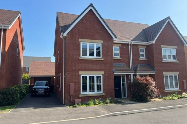 Mary Shunn Way, Wantage, OX12 3 bed semi
