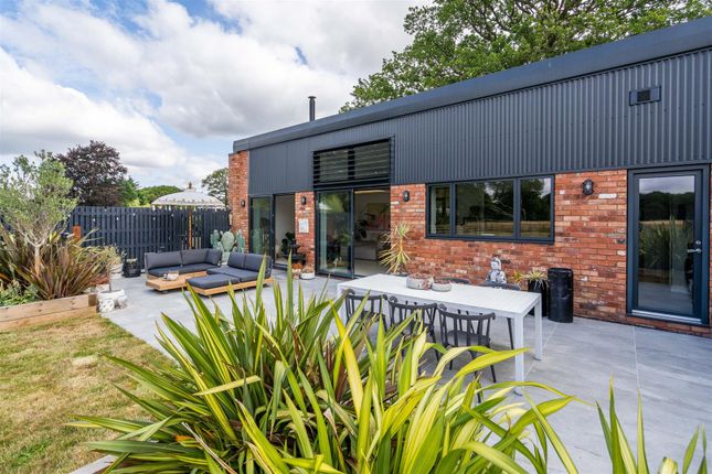 Poolhead Lane, Tanworth in Arden... 4 bed semi