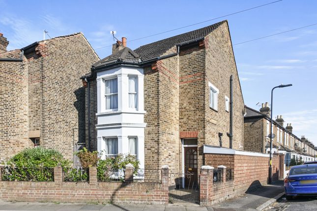 York Avenue, Hanwell, W7 3 bed detached house for sale