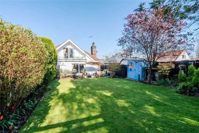 Leighton Road, Bedfordshire LU6 4 bed detached house for sale
