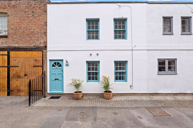 2 bedroom town house for sale