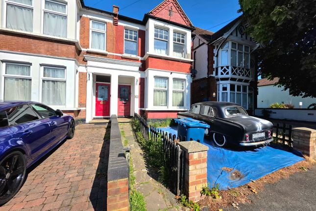 College Road, Harrow Weald 1 bed apartment for sale