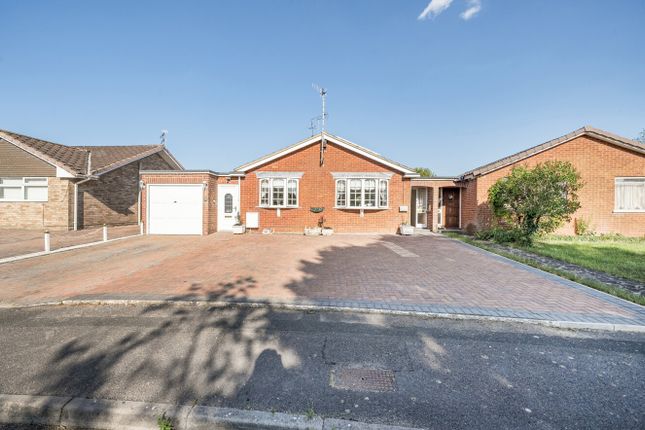 Tealsbrook, Covingham, Swindon, SN3 3 bed detached bungalow for sale