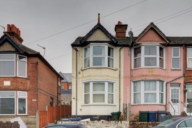 Dashwood Avenue, High Wycombe, HP12 3 bed semi