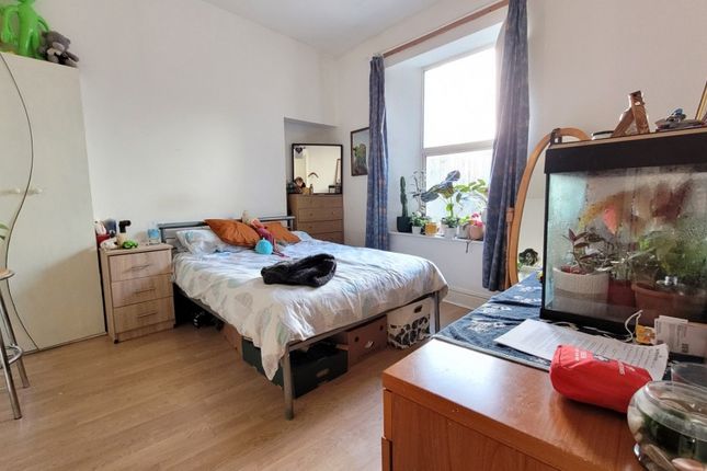 5 bedroom terraced house for sale