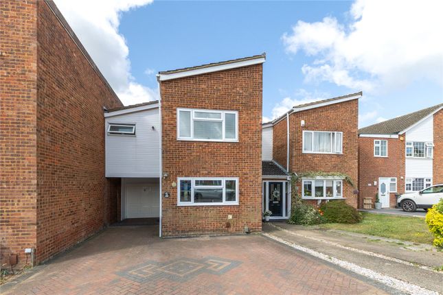 Seaford Close, Bedfordshire LU2 3 bed terraced house for sale