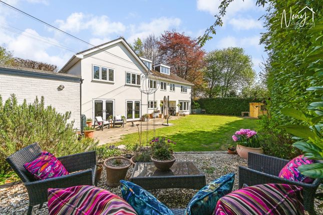 6 bedroom detached house for sale