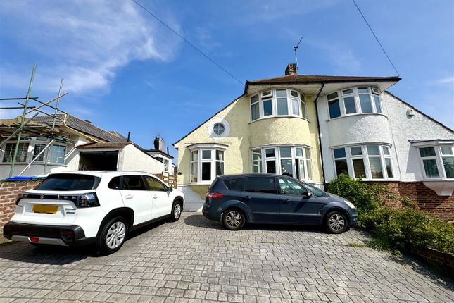Castleton Avenue, Barnehurst DA7 3 bed semi