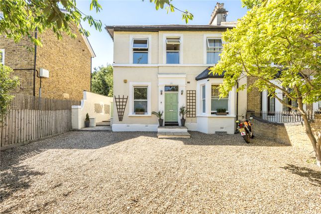 5 bedroom end of terrace house for sale