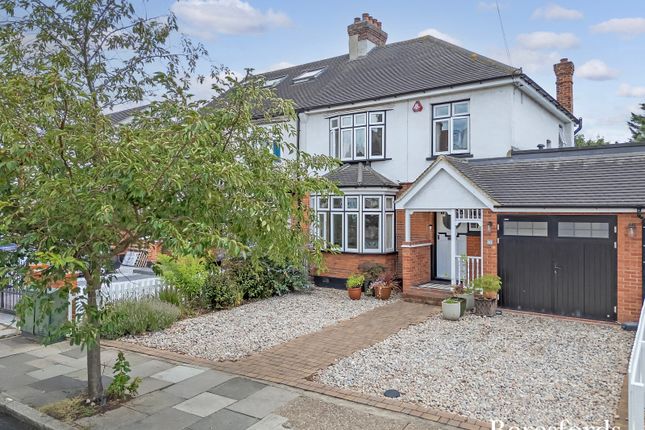 Deyncourt Gardens, Upminster, RM14 3 bed semi
