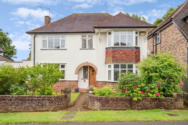 Avenue Rise, Bushey 3 bed detached house for sale