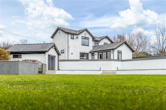5 bed detached house