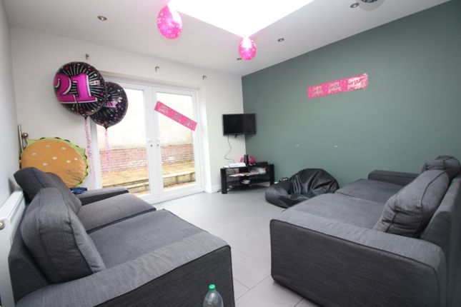 8 bedroom terraced house for sale