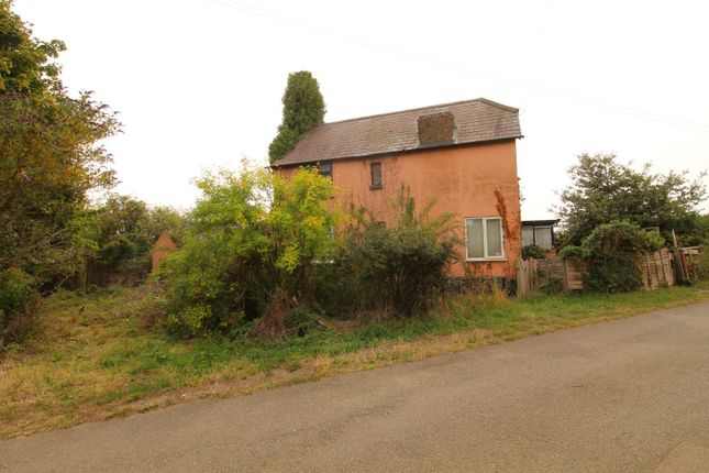 Sutton Mill Road, Potton, Sandy 2 bed property with land for sale
