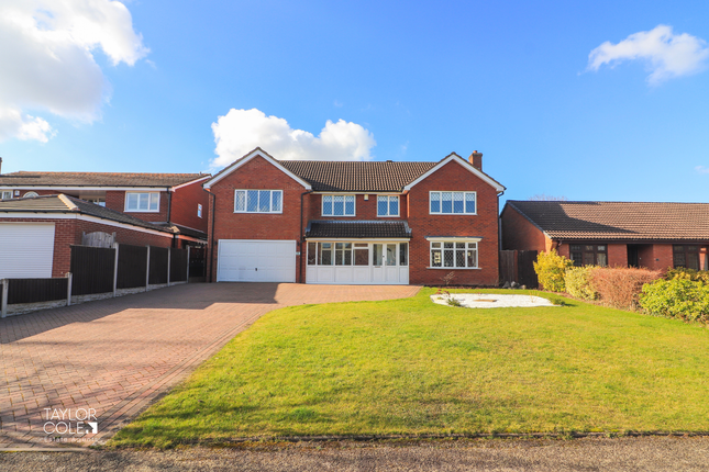 Chandlers Drive, Amington 4 bed detached house for sale