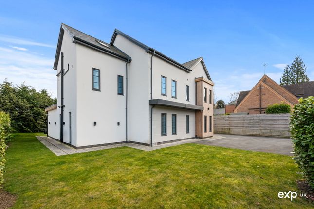 Sheepwalk Lane, Nottingham NG15 5 bed detached house for sale