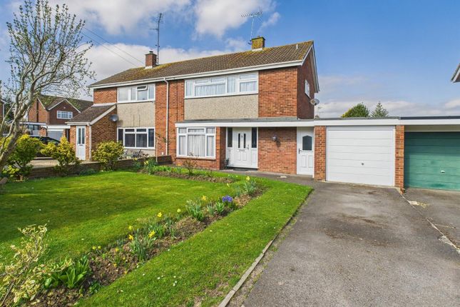 Malvern Road, Aylesbury HP20 3 bed semi