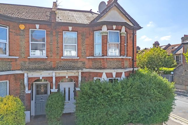 Leigh Road, London, E10 2 bed end of terrace house for sale