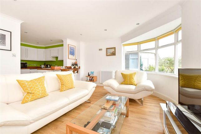 2 bedroom ground floor flat for sale