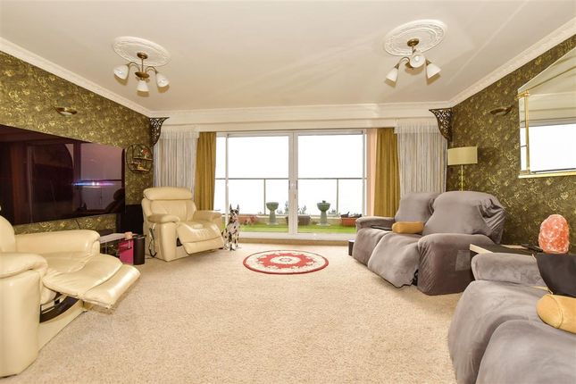3 bedroom maisonette for sale