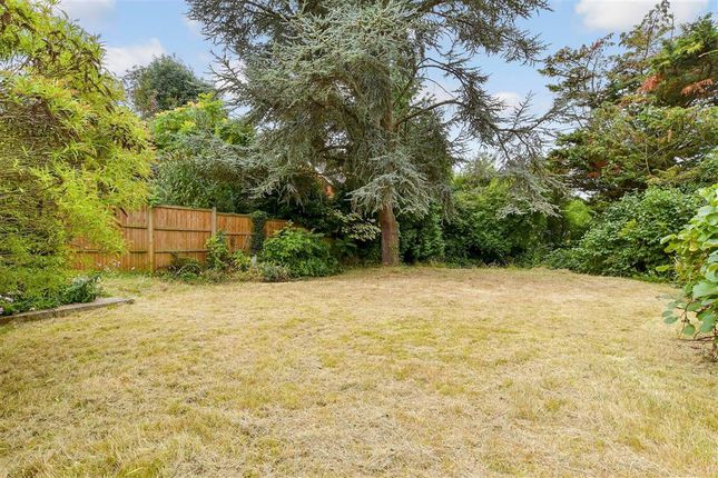 4 bed detached house