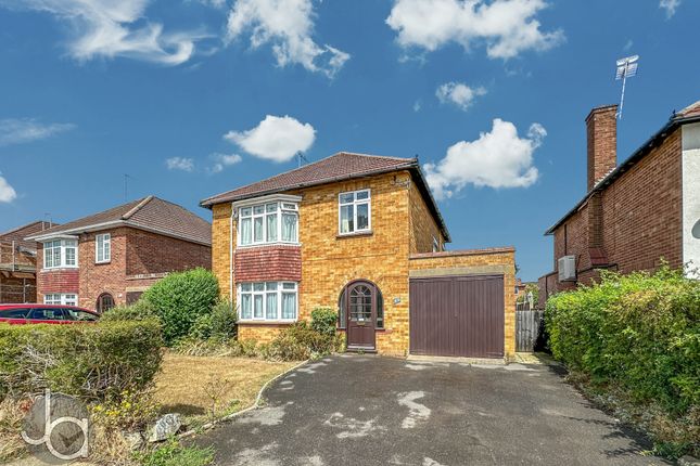 Ambrose Avenue, Prettygate, Colchester 3 bed detached house for sale