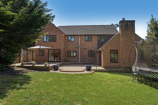Aldershot Road, Fleet GU52 5 bed detached house for sale