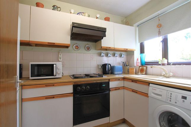 Barnes Avenue, Norwood Green UB2 2 bed terraced house for sale