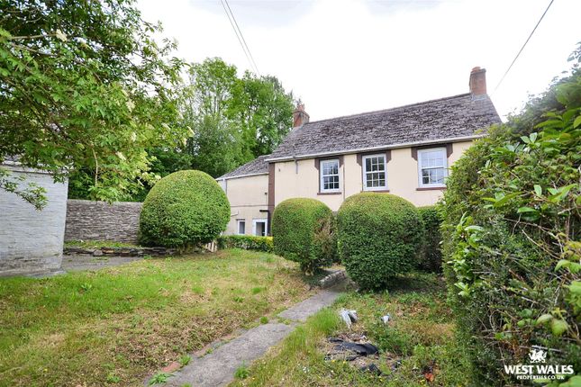 Station Road, Newcastle Emlyn 3 bed detached house for sale