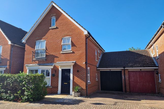 3 bedroom link detached house for sale