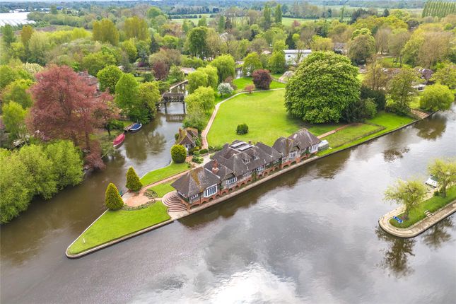 Loddon Drive, Reading RG10 7 bed detached house for sale
