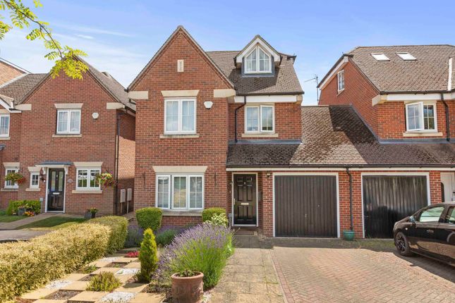 Gardener Walk, High Wycombe HP15 4 bed detached house for sale